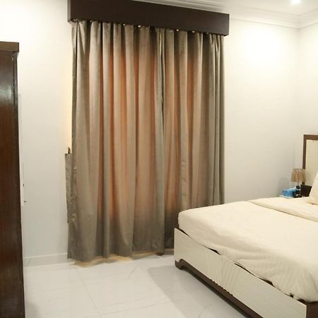 Al Rasheed Apartments Second Floor Apartment Karachi Bagian luar foto