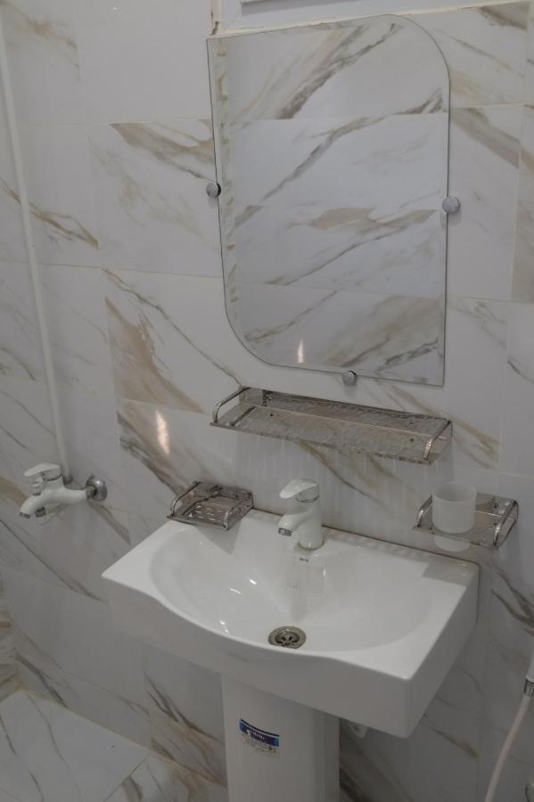 Al Rasheed Apartments Second Floor Apartment Karachi Bagian luar foto